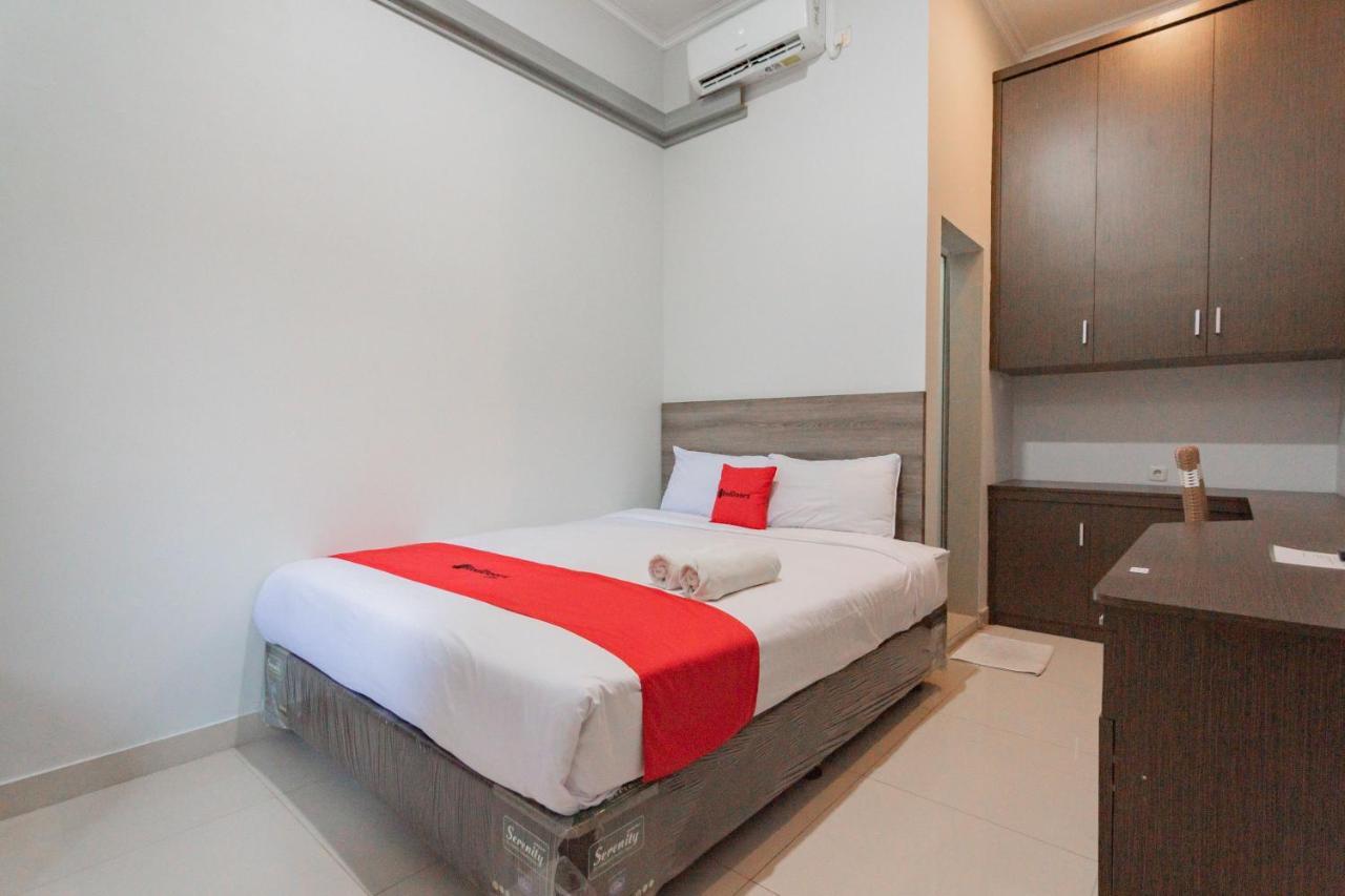 Reddoorz Plus Syariah @ Tuparev Cirebon 3 Exterior foto