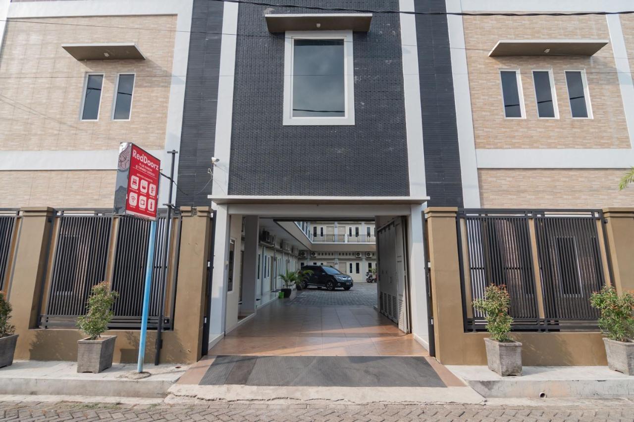 Reddoorz Plus Syariah @ Tuparev Cirebon 3 Exterior foto